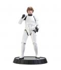 Figura diamond collection star wars: una nueva esperanza luke con traje de stormtrooper 30.5cm